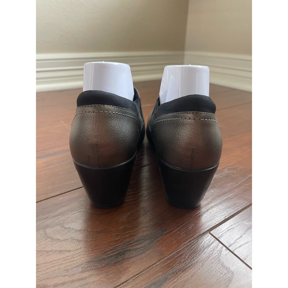Clarks Women’s Size 12N Emily Amelia Metallic Slip On Leather Comfort Shoes - Picture 4 of 10
